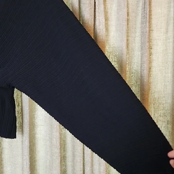 Black V-Neck Kimono Sleeve Top - Picture 3 of 4